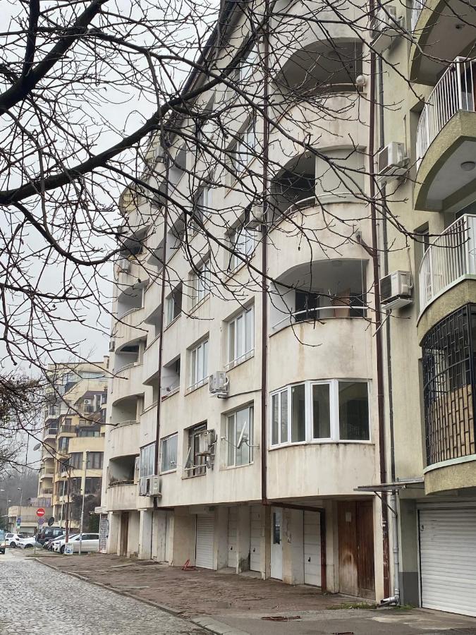 Spacious Apartment Next To South Park Просторен Апартамент До Южен Парк Top Location Szófia Kültér fotó