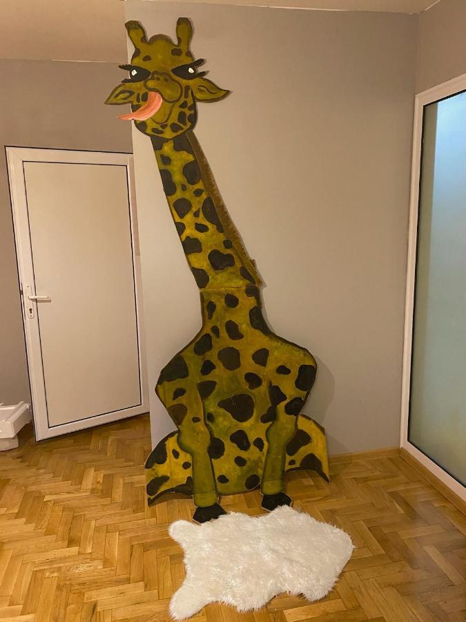 Spacious Apartment Next To South Park Просторен Апартамент До Южен Парк Top Location Szófia Kültér fotó