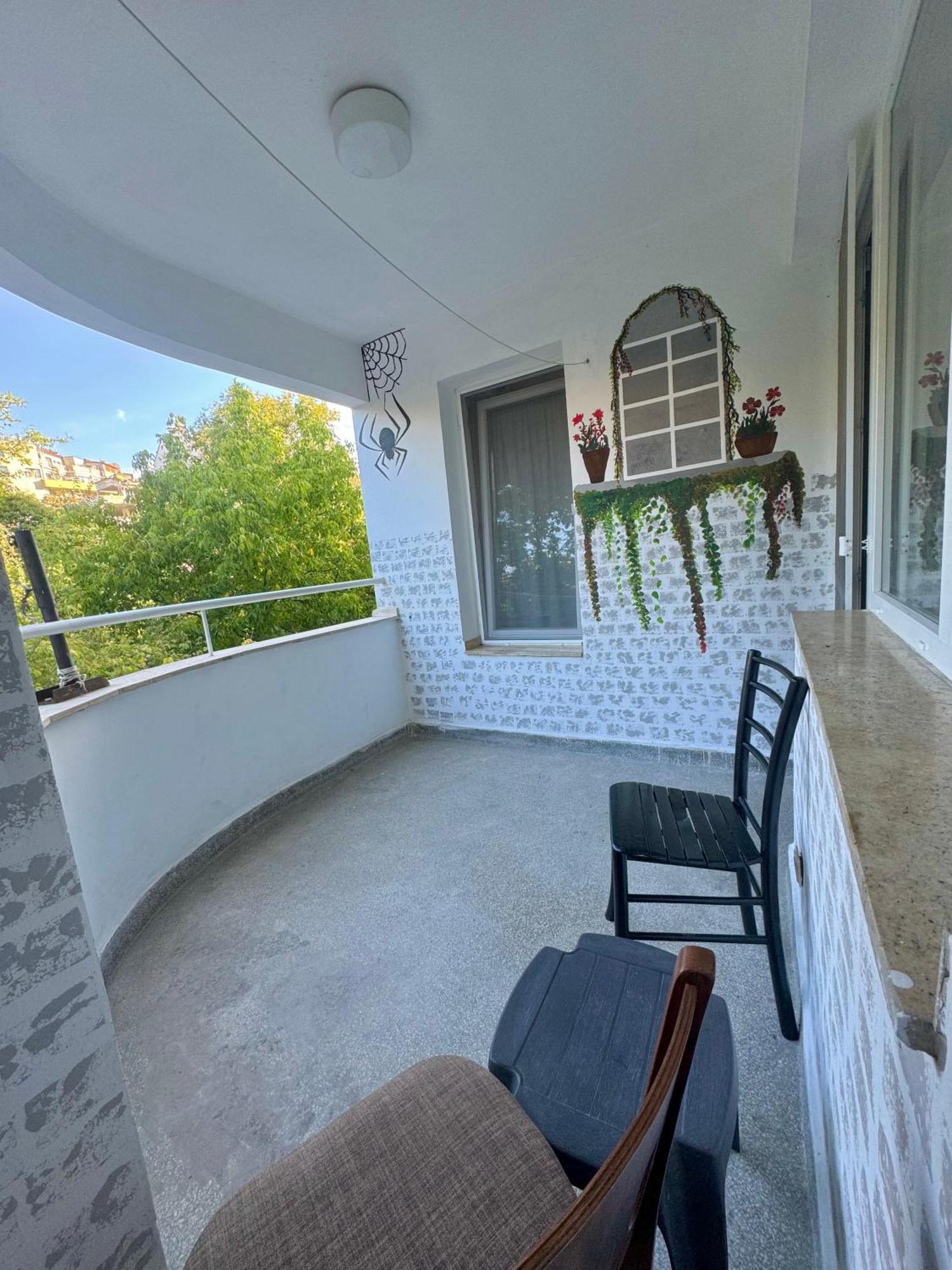 Spacious Apartment Next To South Park Просторен Апартамент До Южен Парк Top Location Szófia Kültér fotó